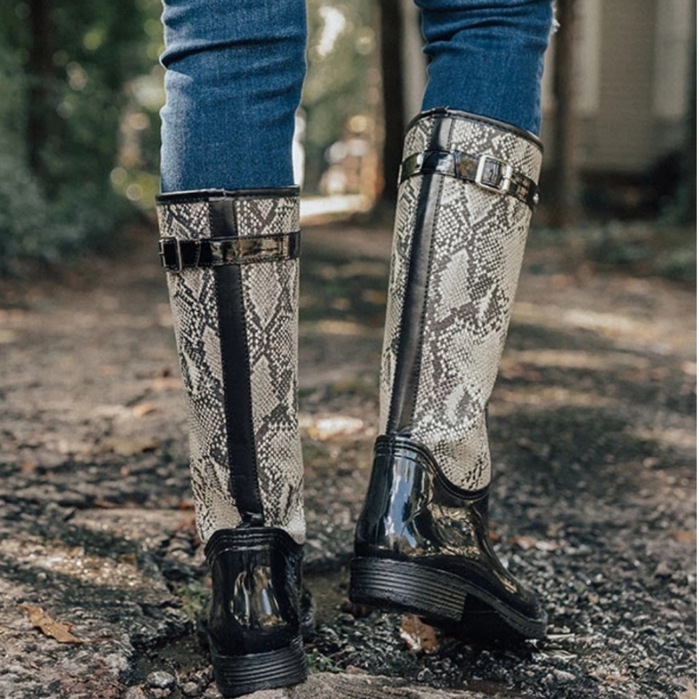 Snake Print Rain boots HP In SHOES - Picture 6 of 7
